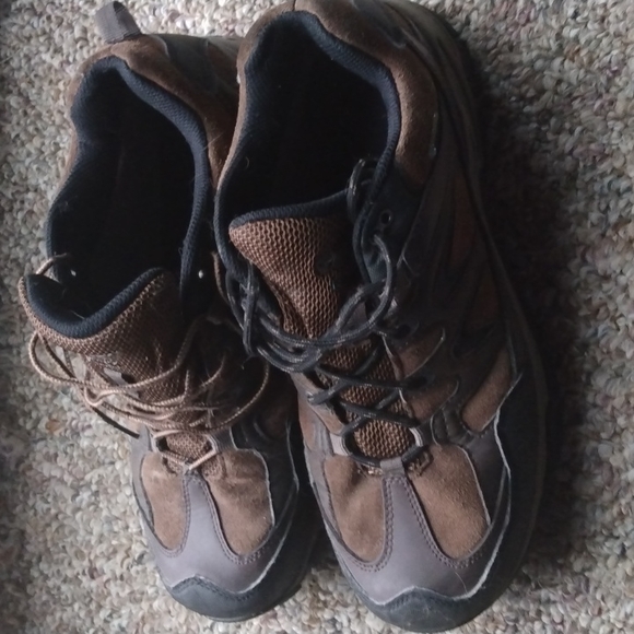 Hi-Tech sneakers - Picture 2 of 4